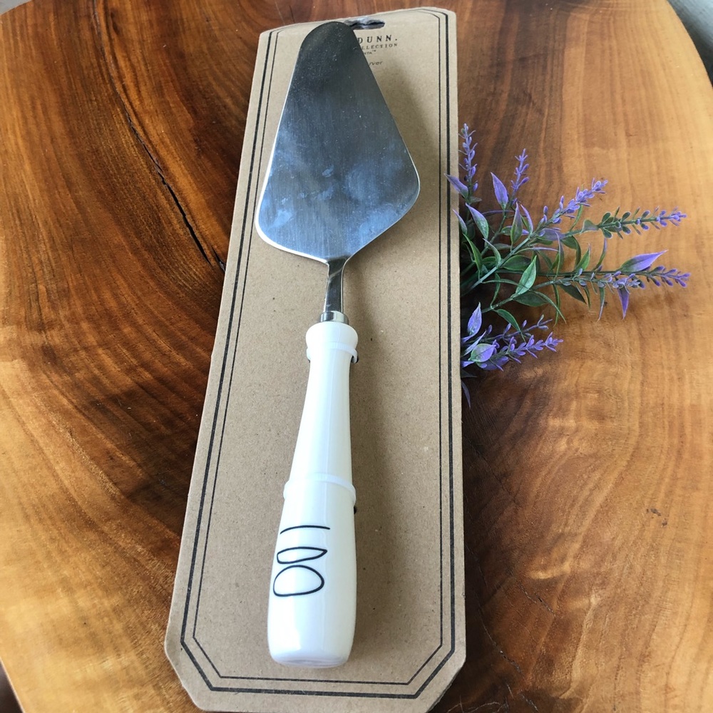 Rae Dunn Cake Server “I DO”